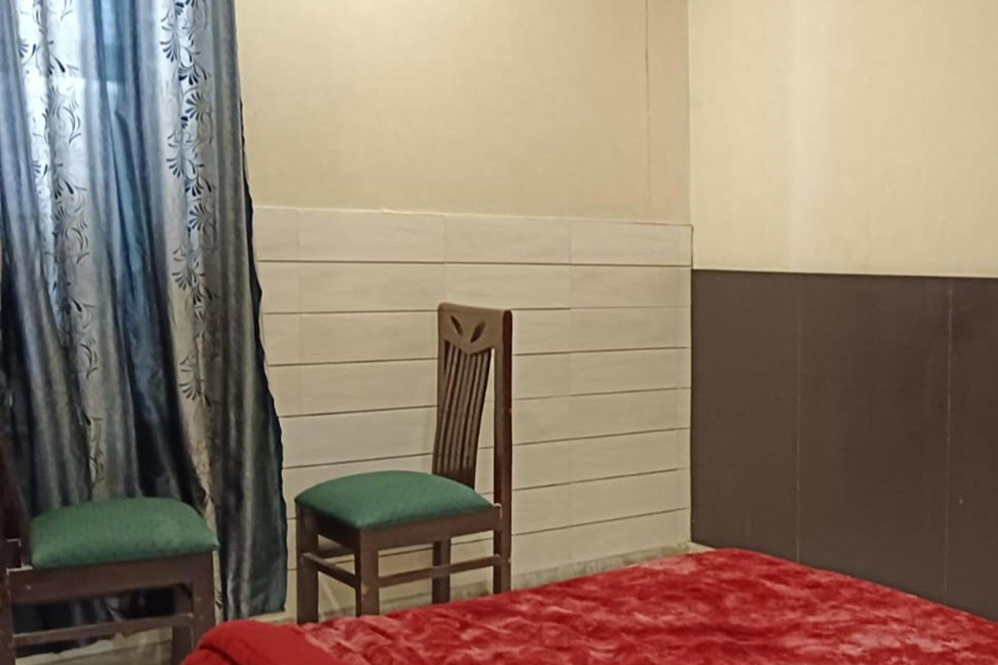 Hotel Shree Kanta Гургаон Екстериор снимка