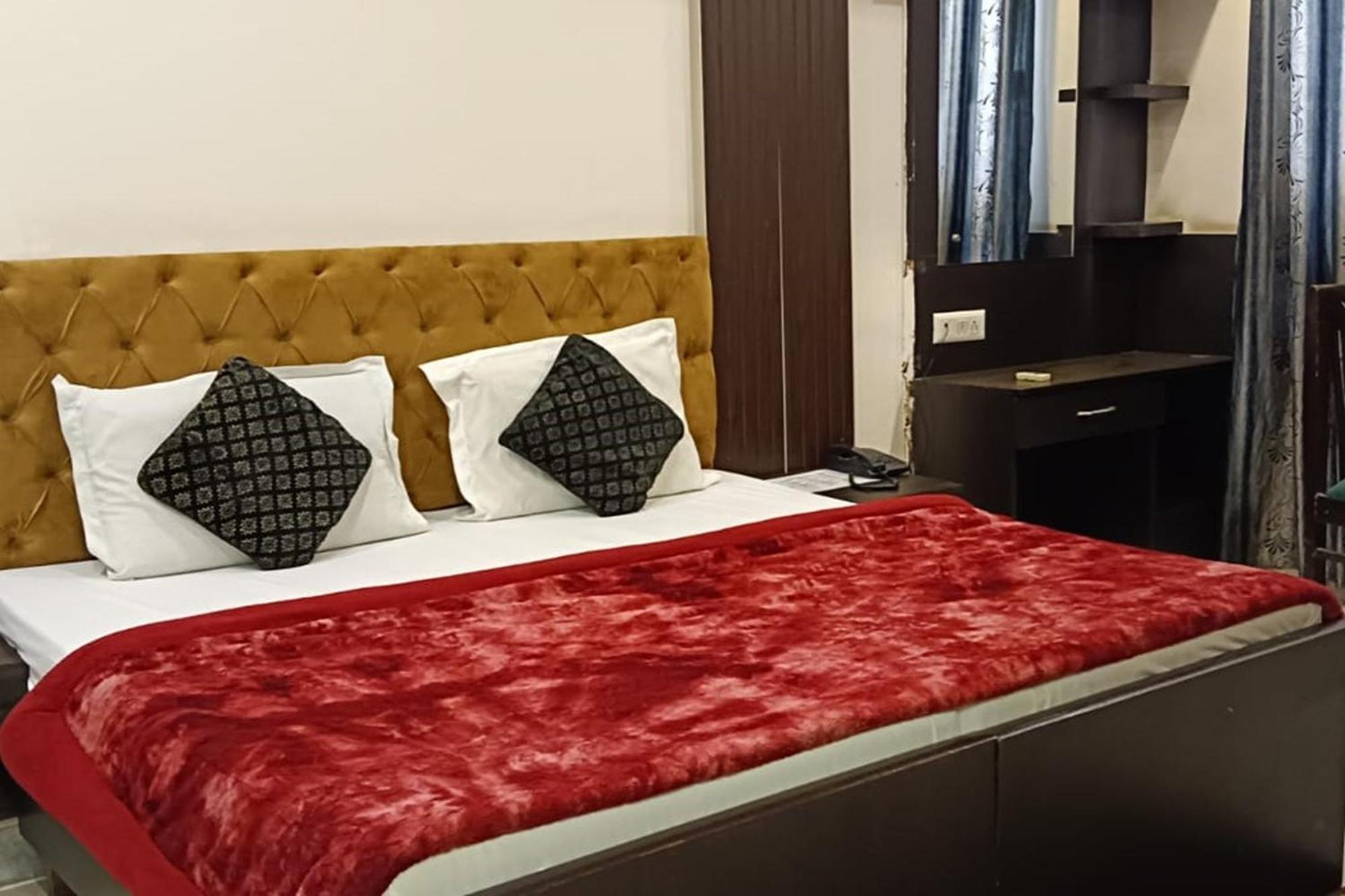 Hotel Shree Kanta Гургаон Екстериор снимка