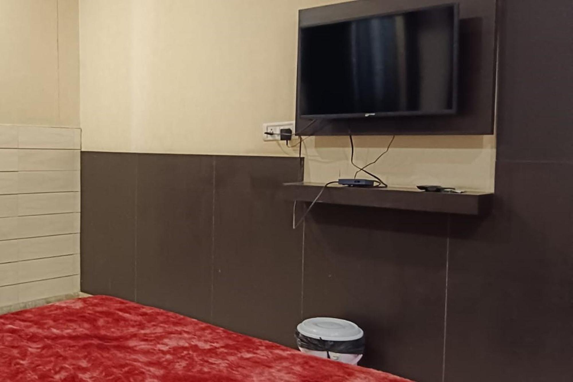 Hotel Shree Kanta Гургаон Екстериор снимка