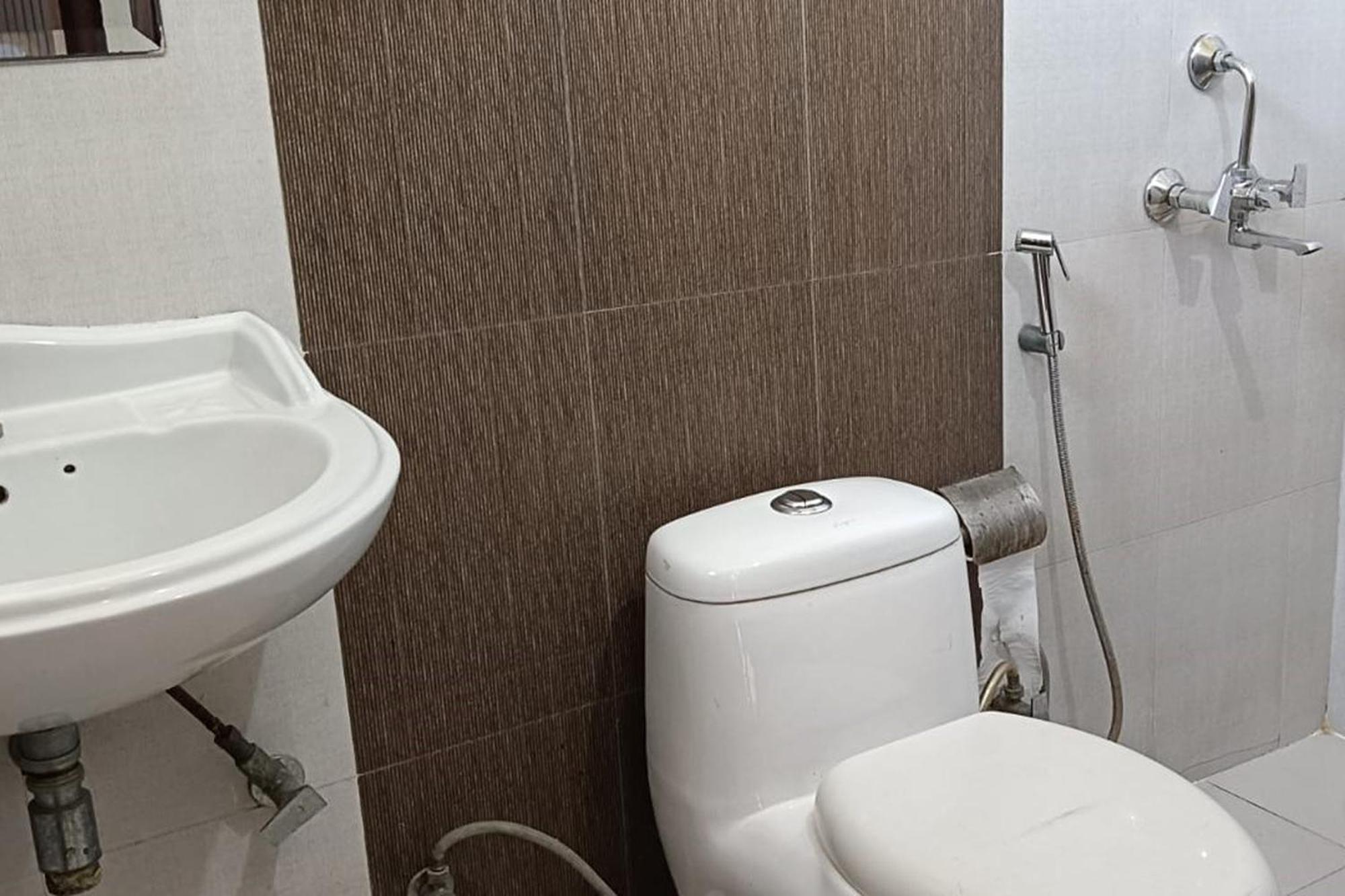 Hotel Shree Kanta Гургаон Екстериор снимка