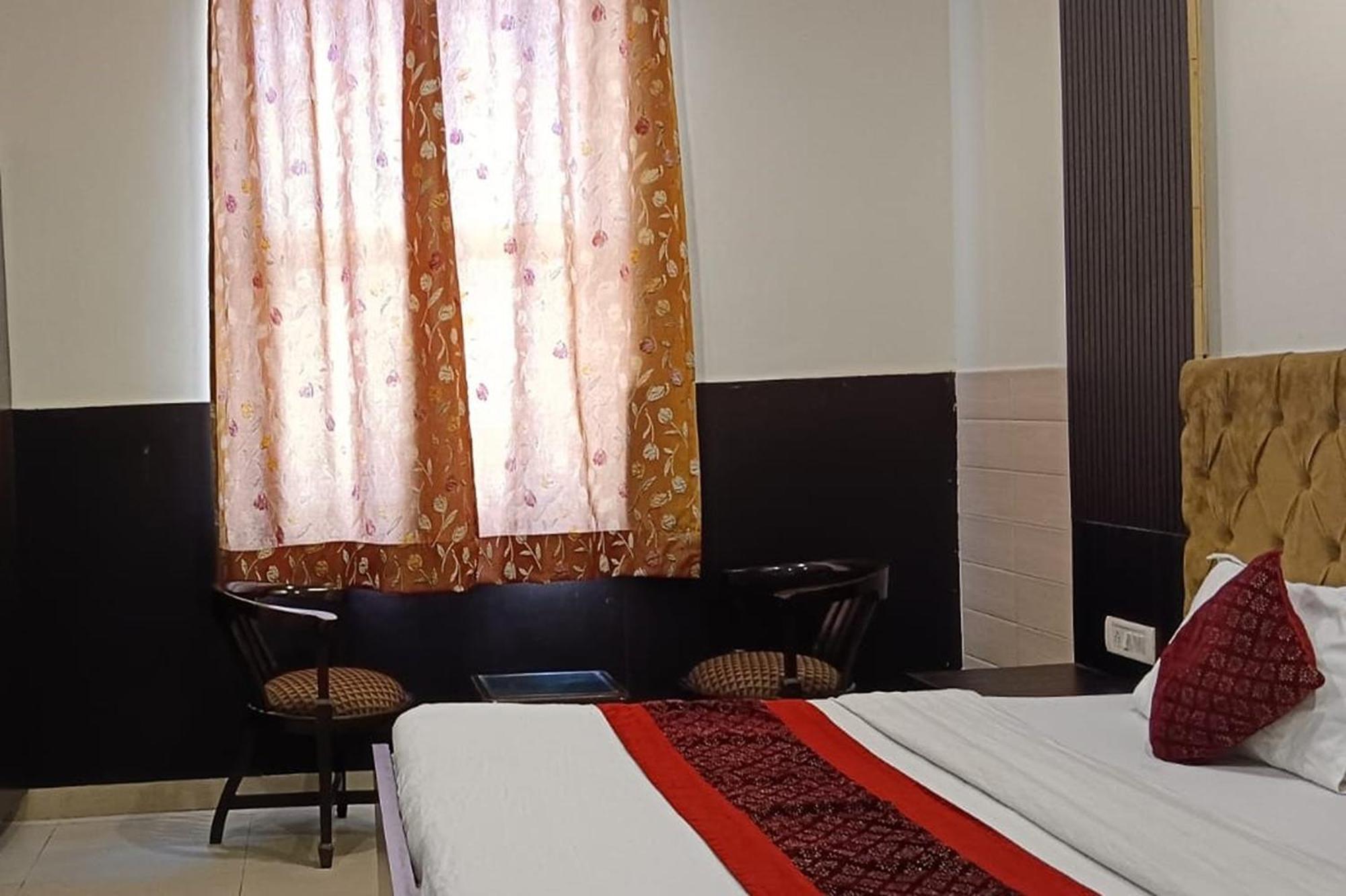 Hotel Shree Kanta Гургаон Екстериор снимка