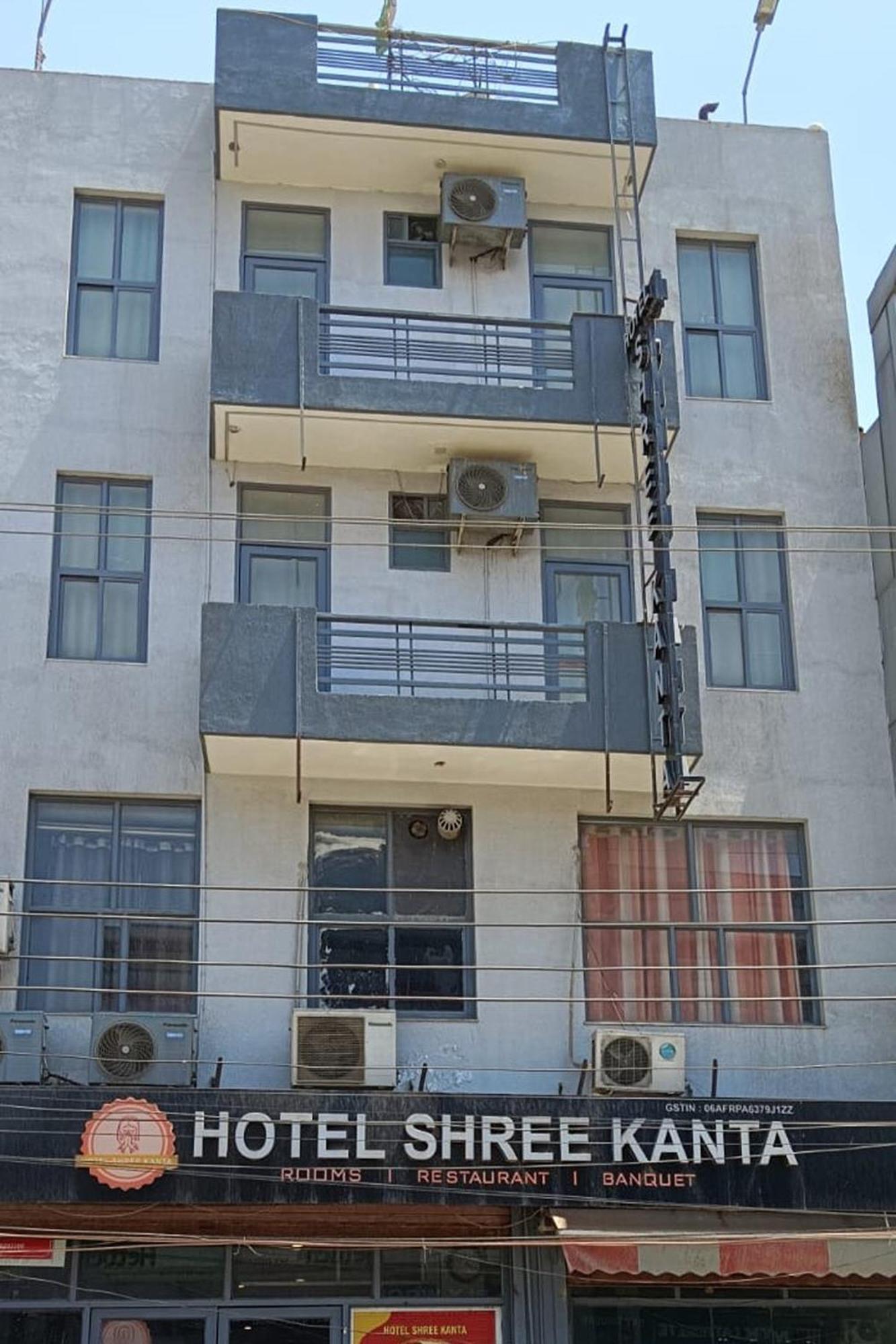 Hotel Shree Kanta Гургаон Екстериор снимка