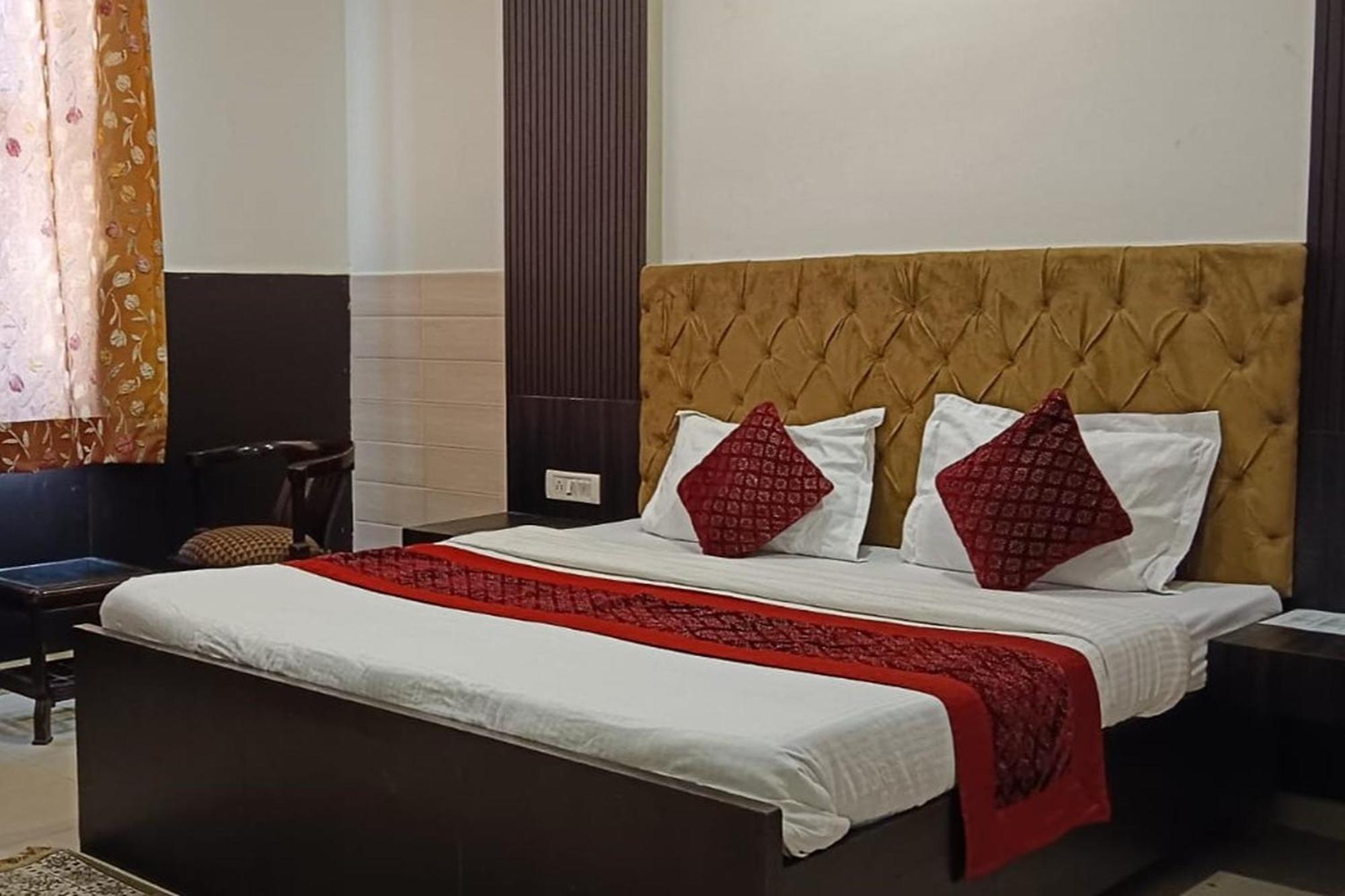Hotel Shree Kanta Гургаон Екстериор снимка