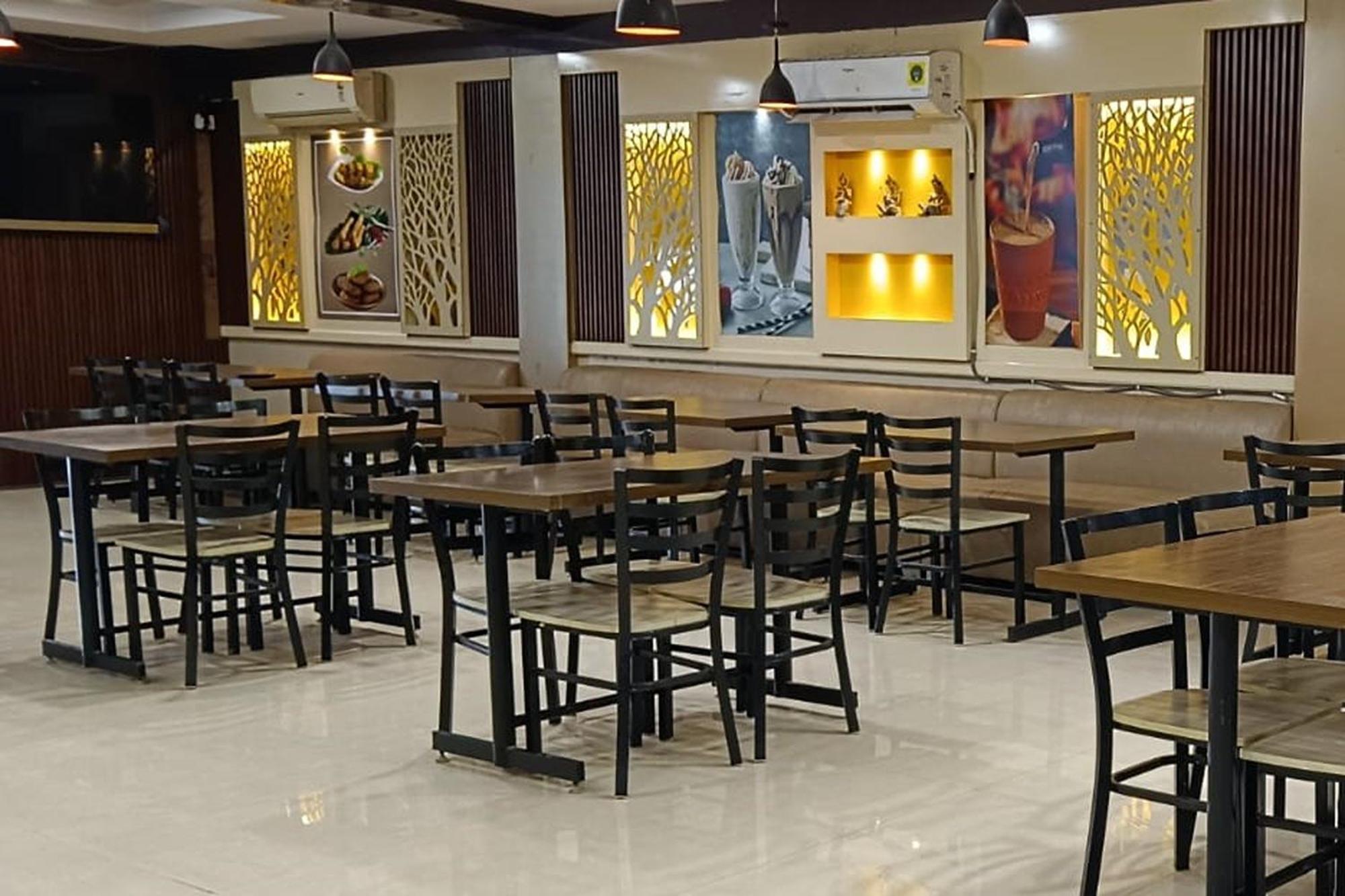 Hotel Shree Kanta Гургаон Екстериор снимка