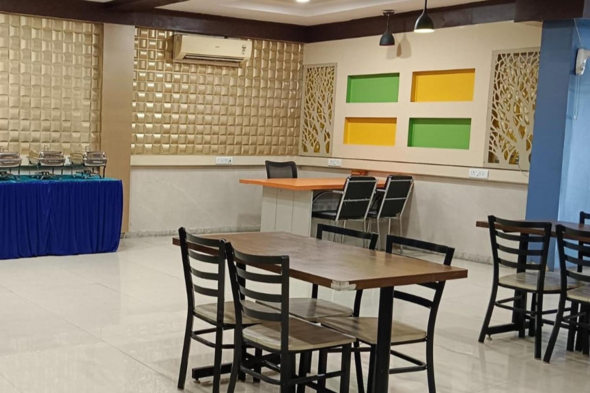 Hotel Shree Kanta Гургаон Екстериор снимка
